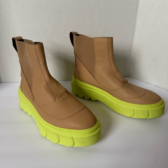 Sorel CARIBOU X Waterproof Platform Chelsea Boot (Women) Size 9.5 - Picture 2 of 11